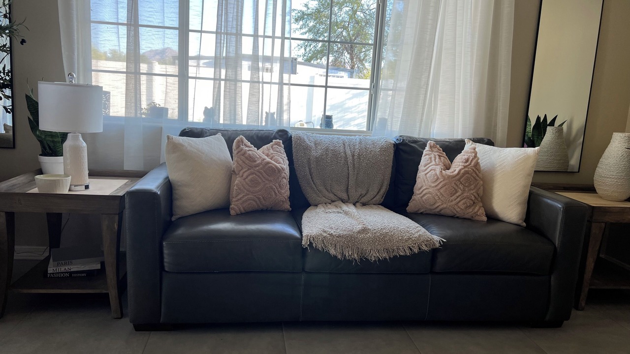 Photo of Livingroom in Tolleson