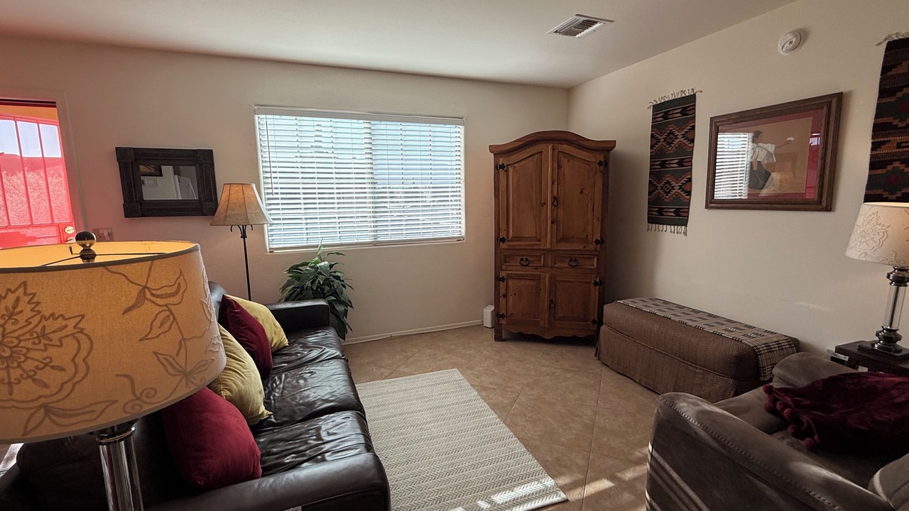 Photo of Livingroom in Green Valley