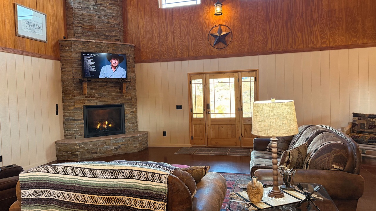 Photo of Livingroom in Tonto Basin