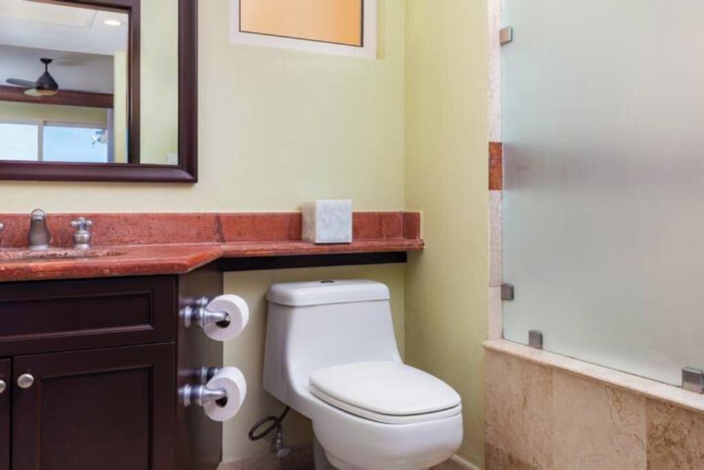 Photo of Bathroom in Flamingos