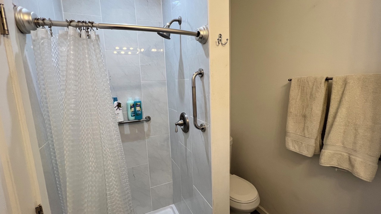 Photo of Bathroom in Campus Farm
