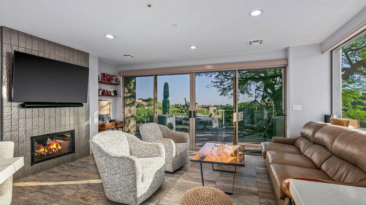 Photo of Livingroom in Desert Mountain