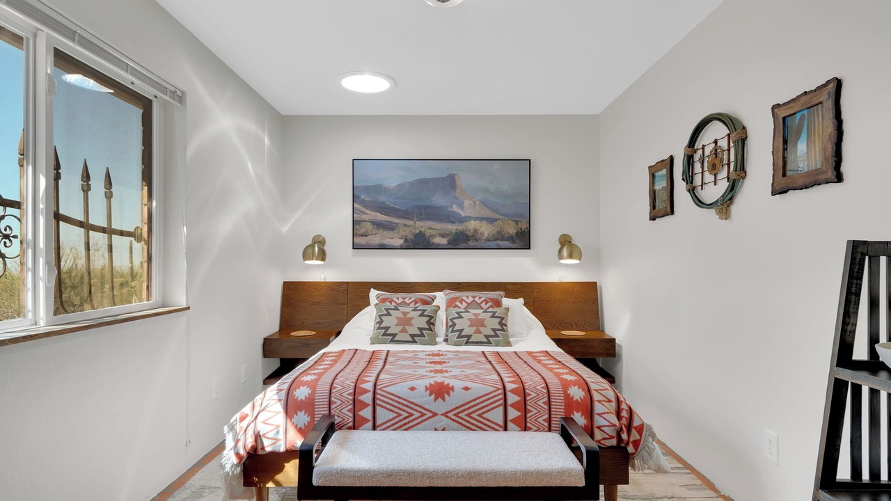 Photo of Bedroom in Picture Rocks
