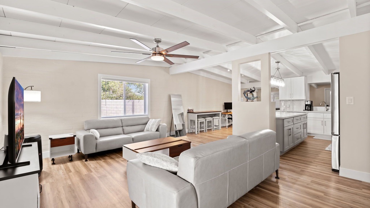 Photo of Livingroom in Camelback East