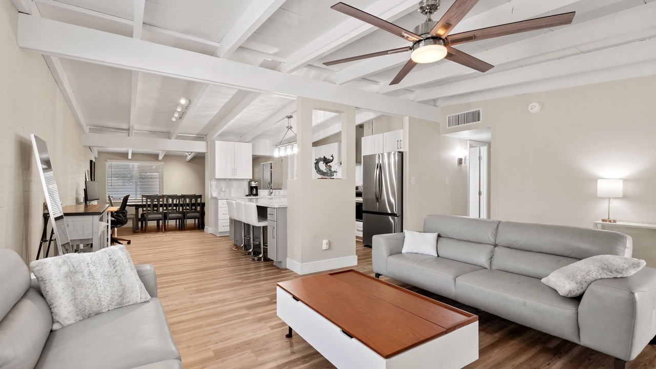 Photo of Livingroom in Camelback East