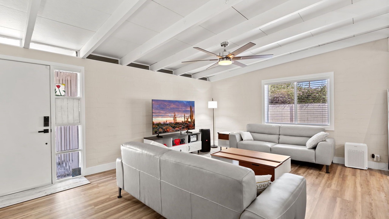 Photo of Livingroom in Camelback East