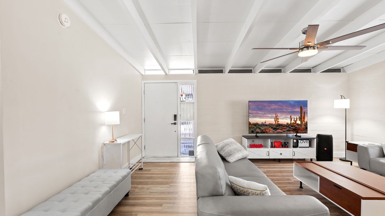 Photo of Livingroom in Camelback East