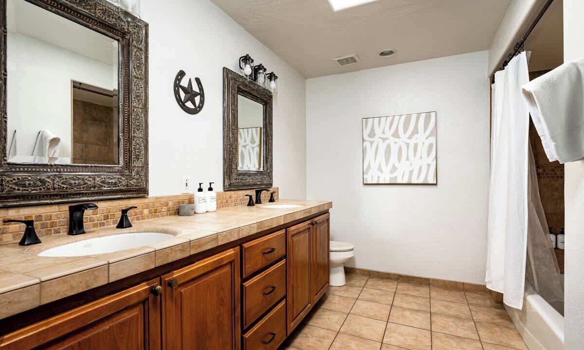 Photo of Bathroom in Central Scottsdale