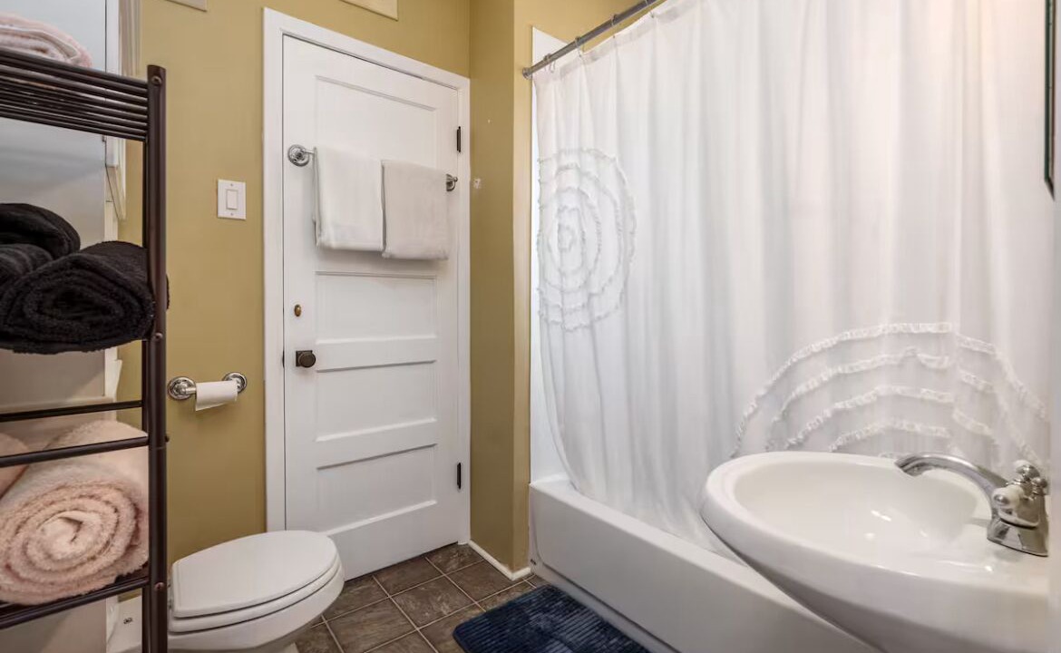 Photo of Bathroom in Cottonwood