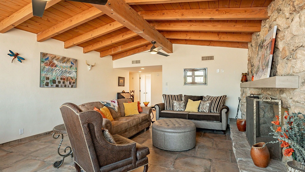 Photo of Livingroom in Bear Canyon