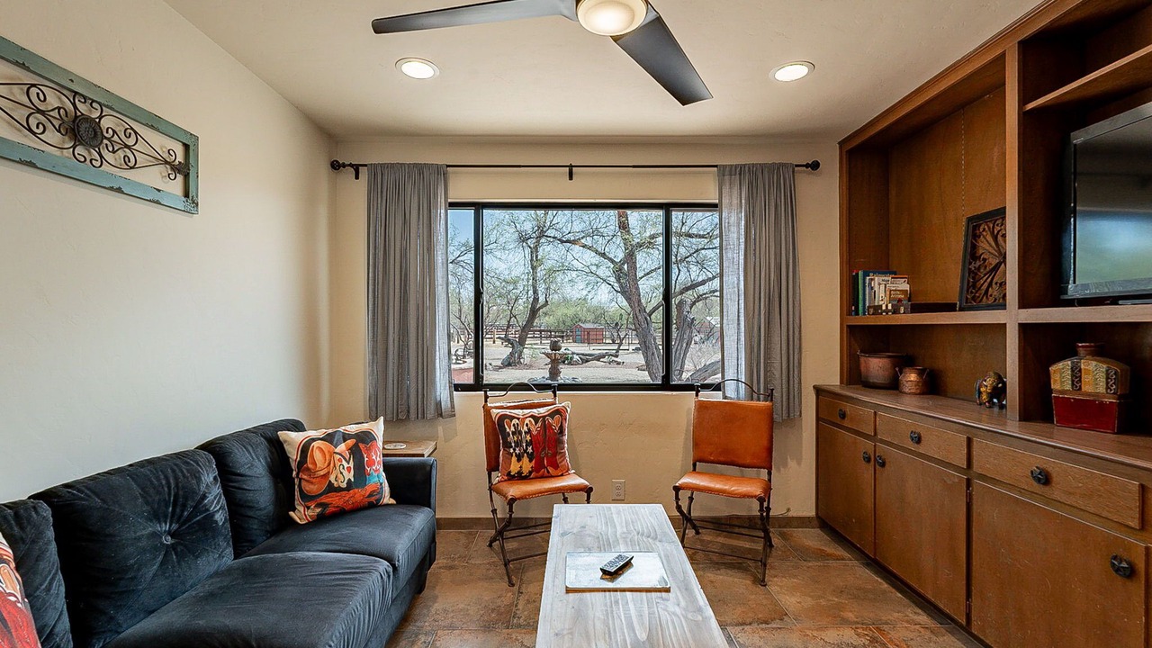 Photo of Livingroom in Bear Canyon