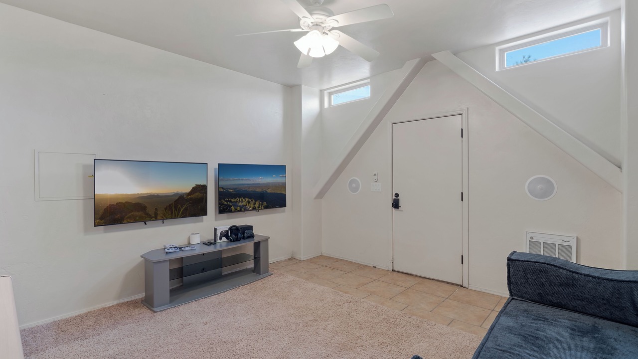 Photo of Livingroom in Summerhaven