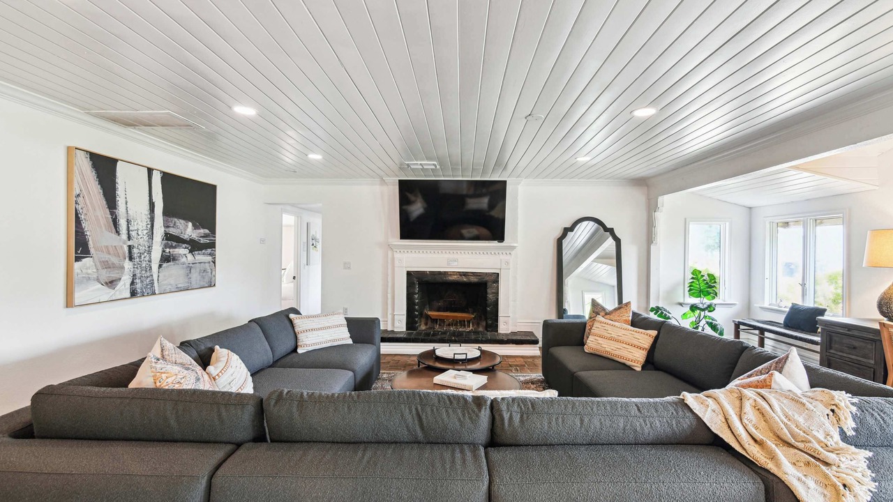 Photo of Bedroom in Paradise Valley Village