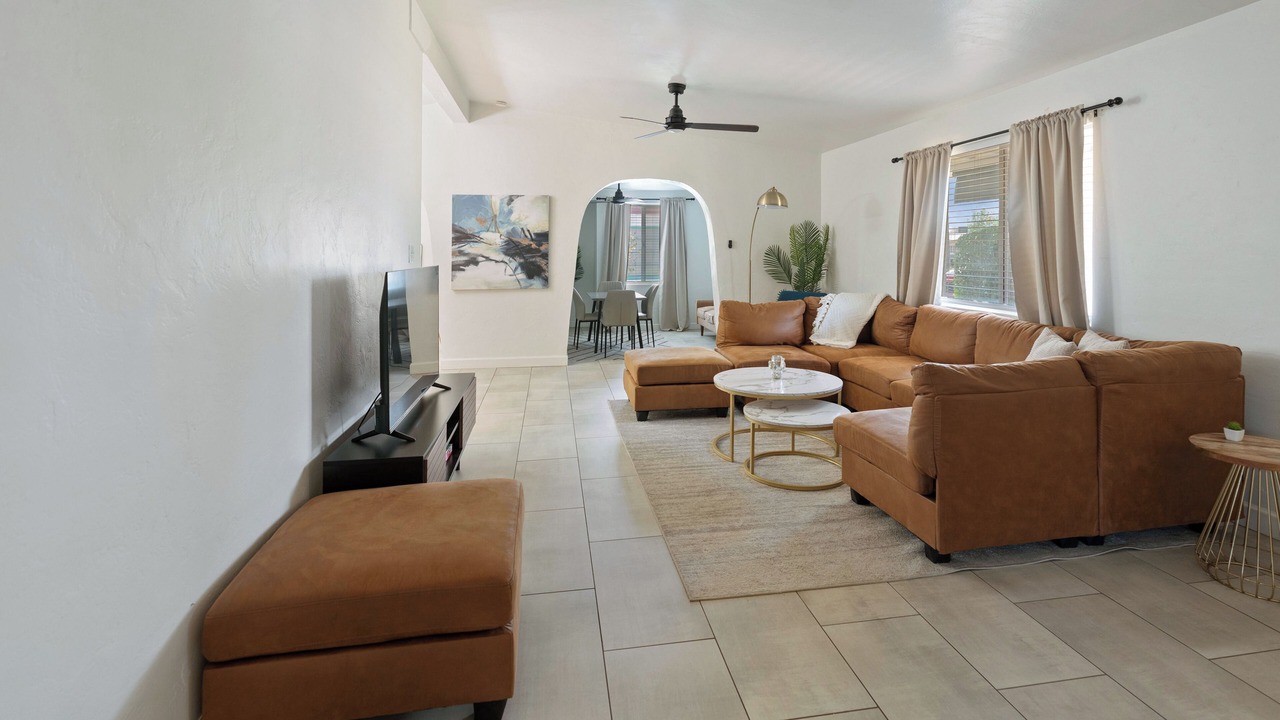 Photo of Livingroom in Camelback East