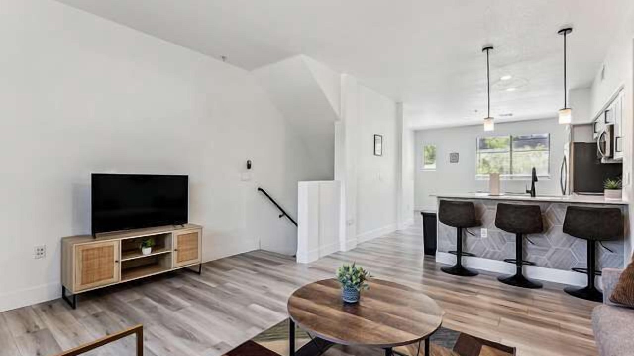 Photo of Livingroom in Glendale Sports and Entertainment District