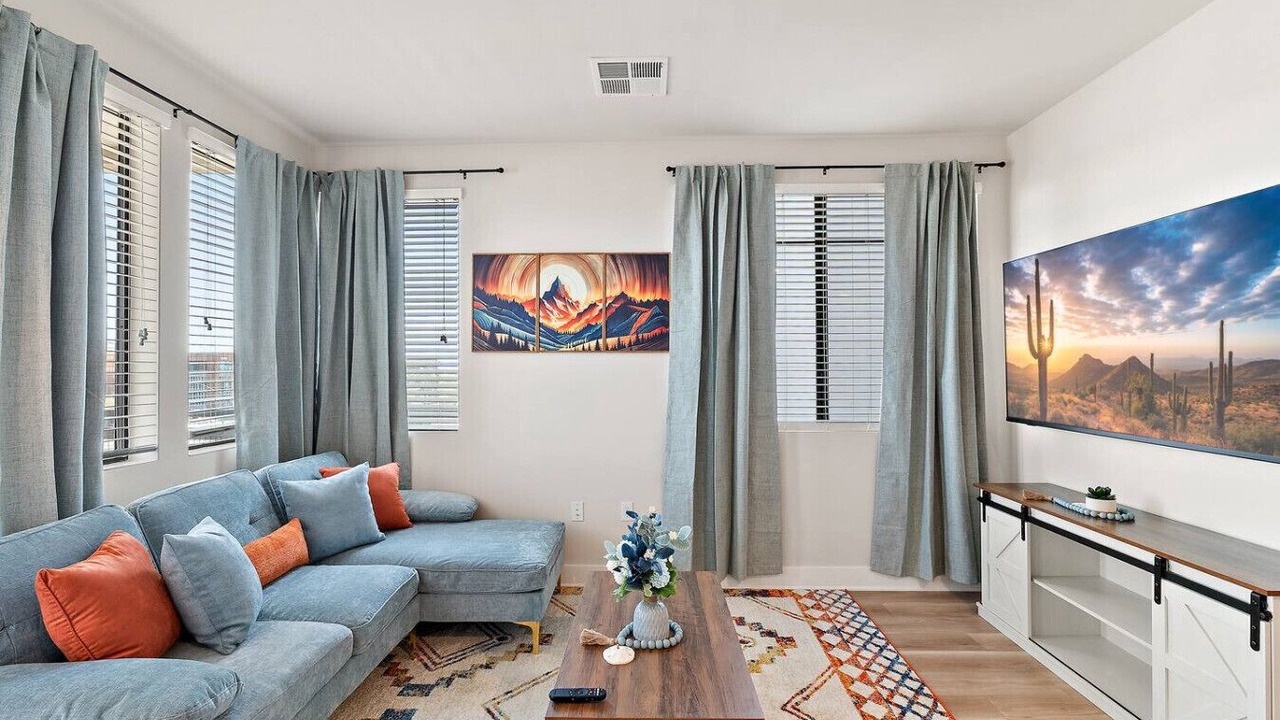 Photo of Livingroom in Papago Parkway