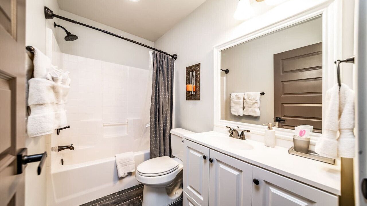 Photo of Bathroom in Mountainaire