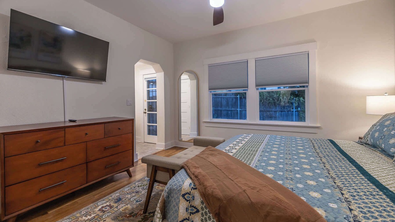 Photo of Bedroom in West University