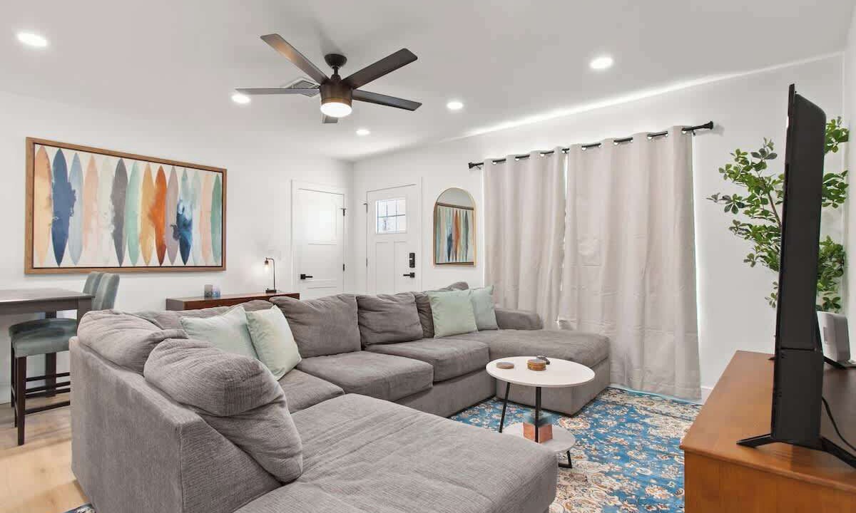 Photo of Livingroom in Encanto
