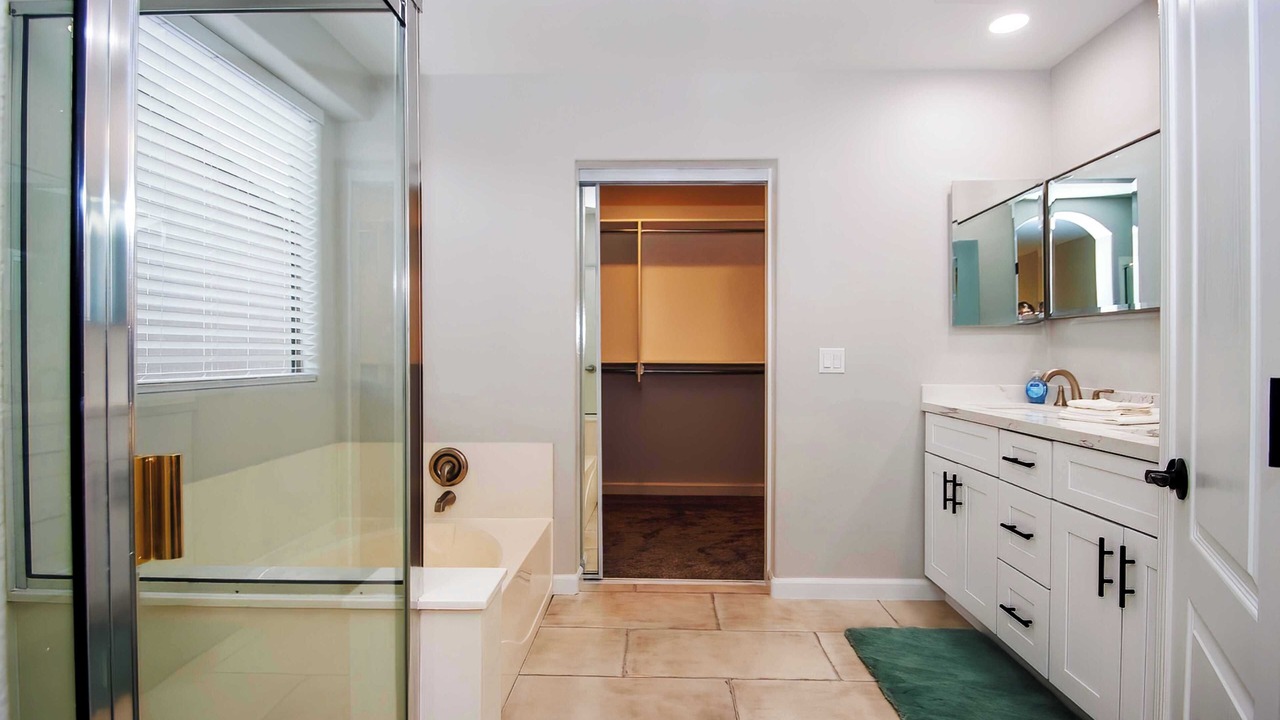 Photo of Bathroom in Norterra