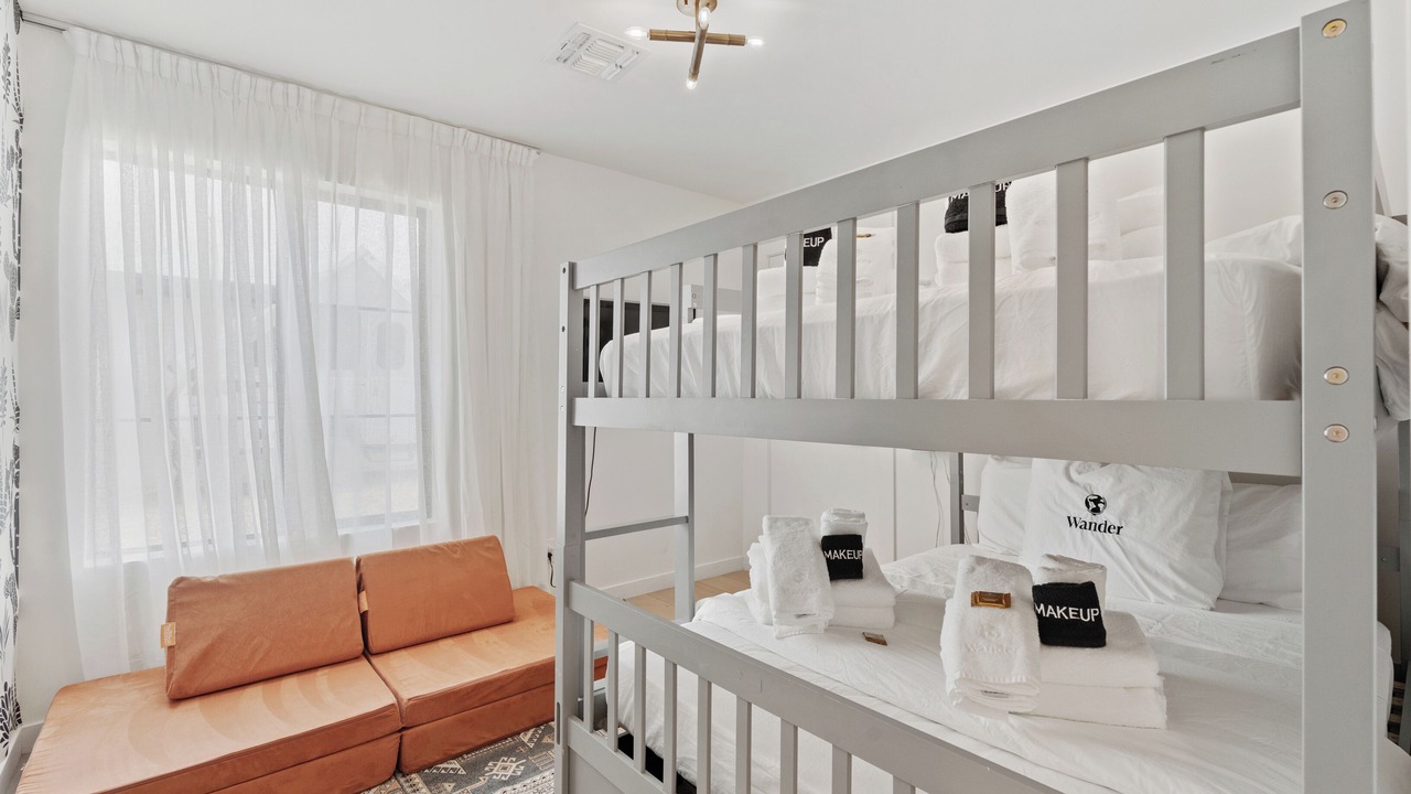 Photo of Bedroom in Paradise Gardens
