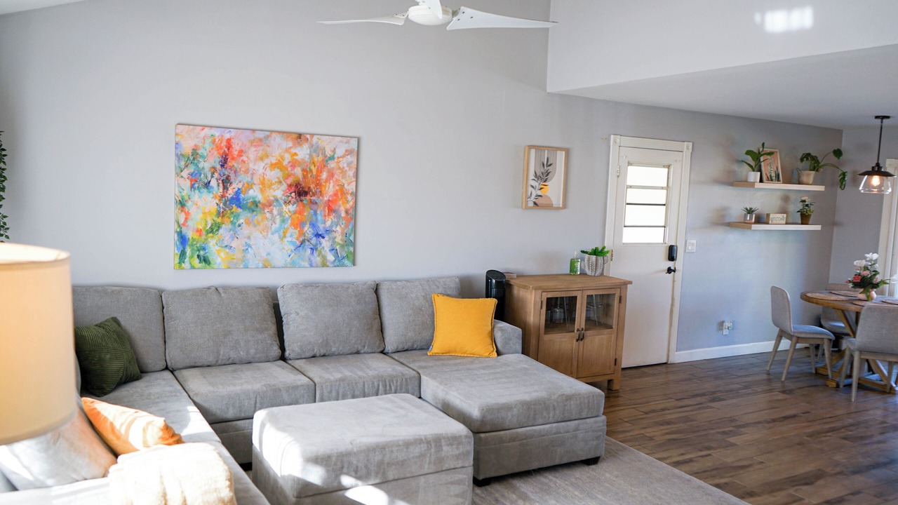 Photo of Livingroom in New Papago Parkway