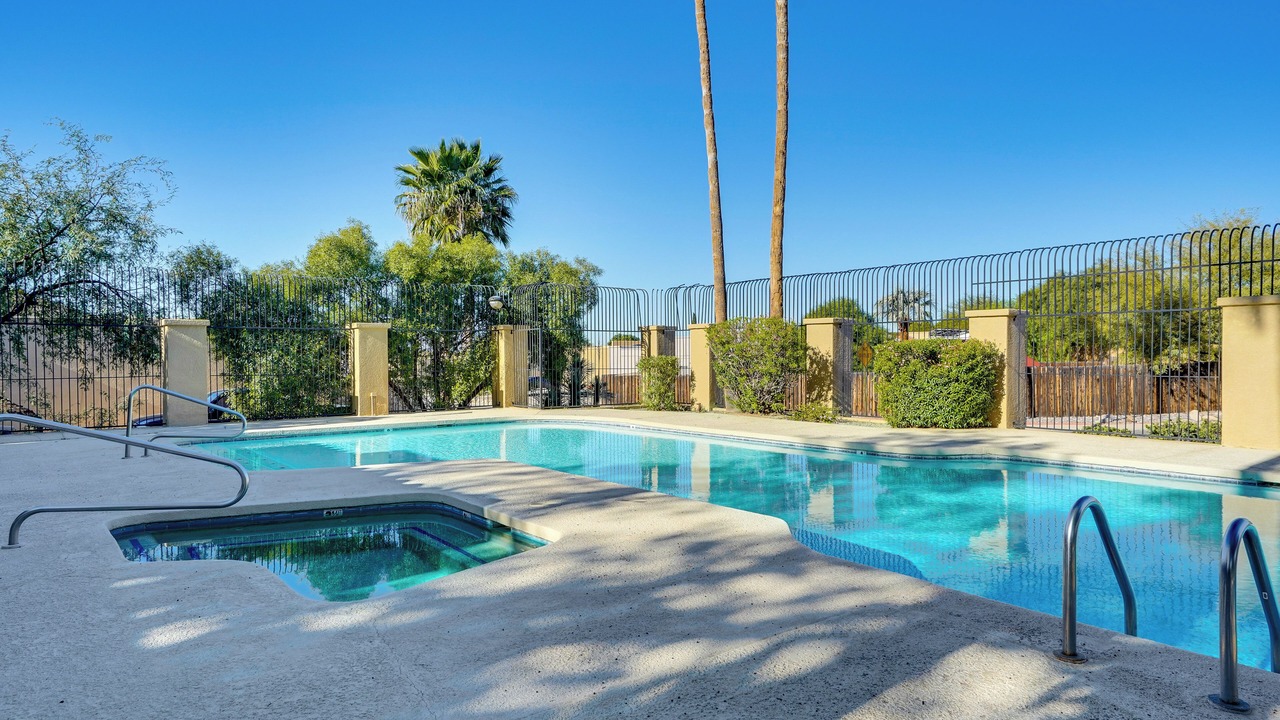 Photo of Outdoor in Gatewood Pointe Townhomes