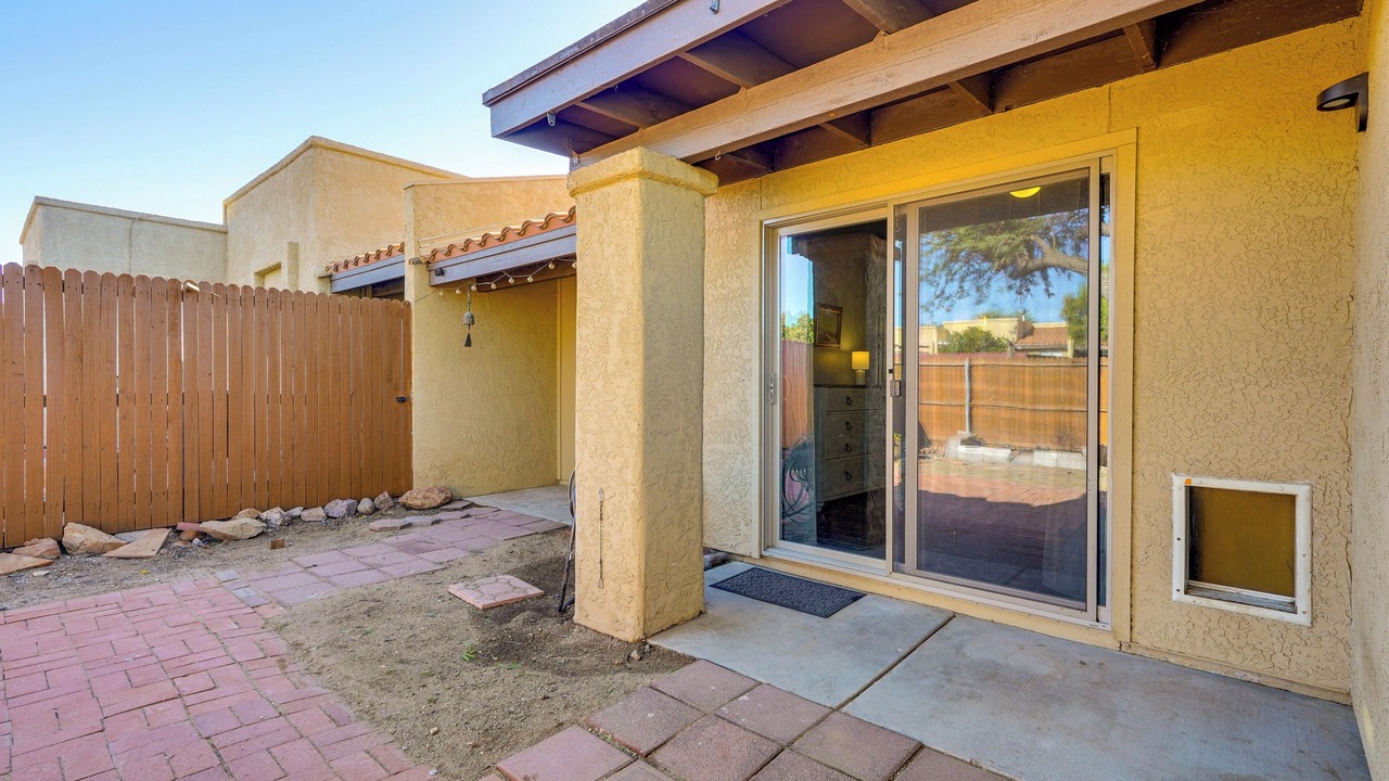 Photo of Patio Balcony in Gatewood Pointe Townhomes