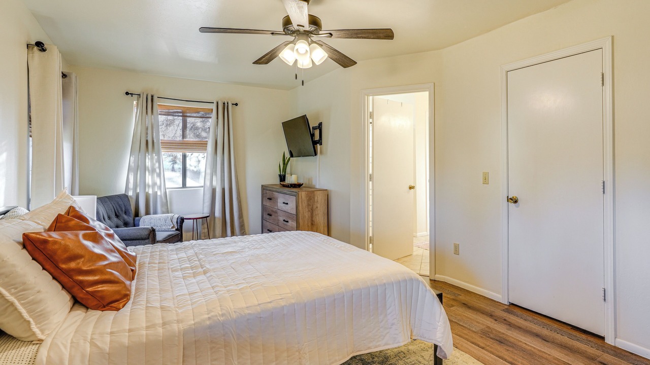 Photo of Bedroom in Spring Valley