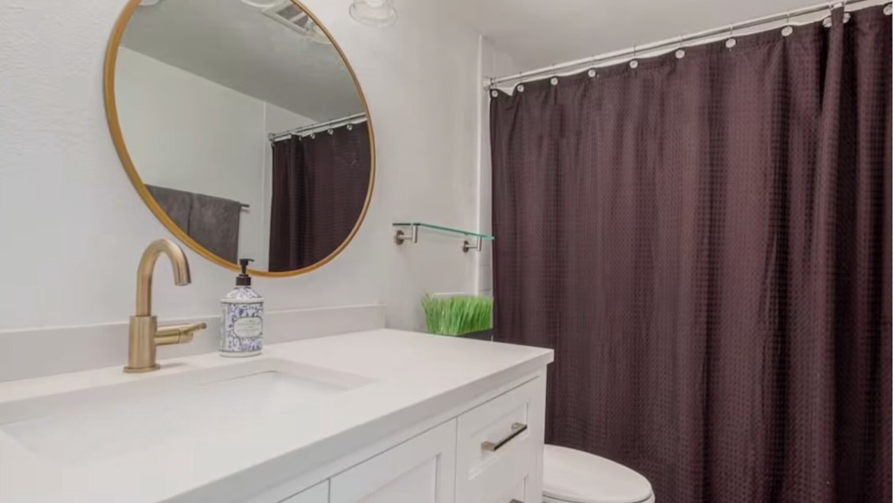 Photo of Bathroom in Entertainment District