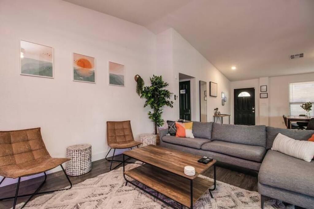 Photo of Livingroom in North Mountain