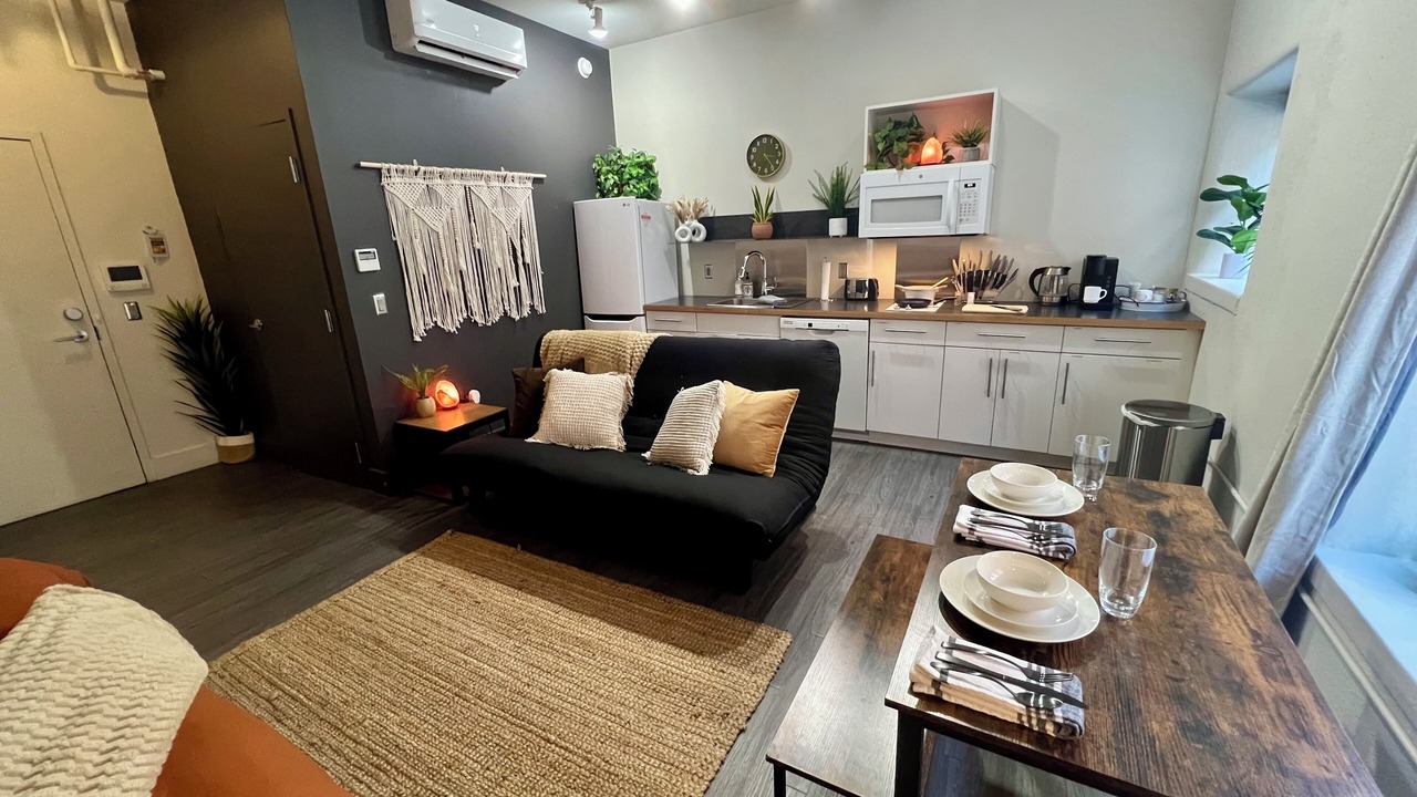 Photo of Livingroom in Iron Horse Historic District
