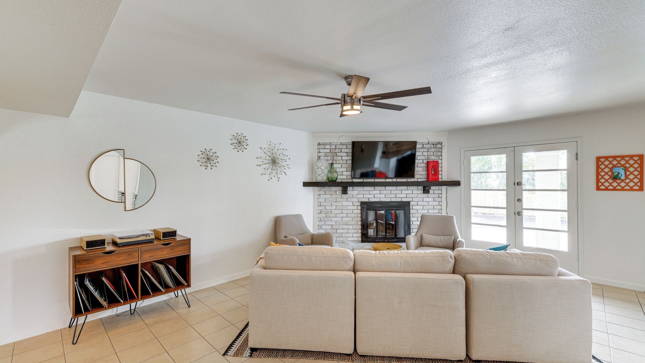 Photo of Livingroom in Raskin Estates