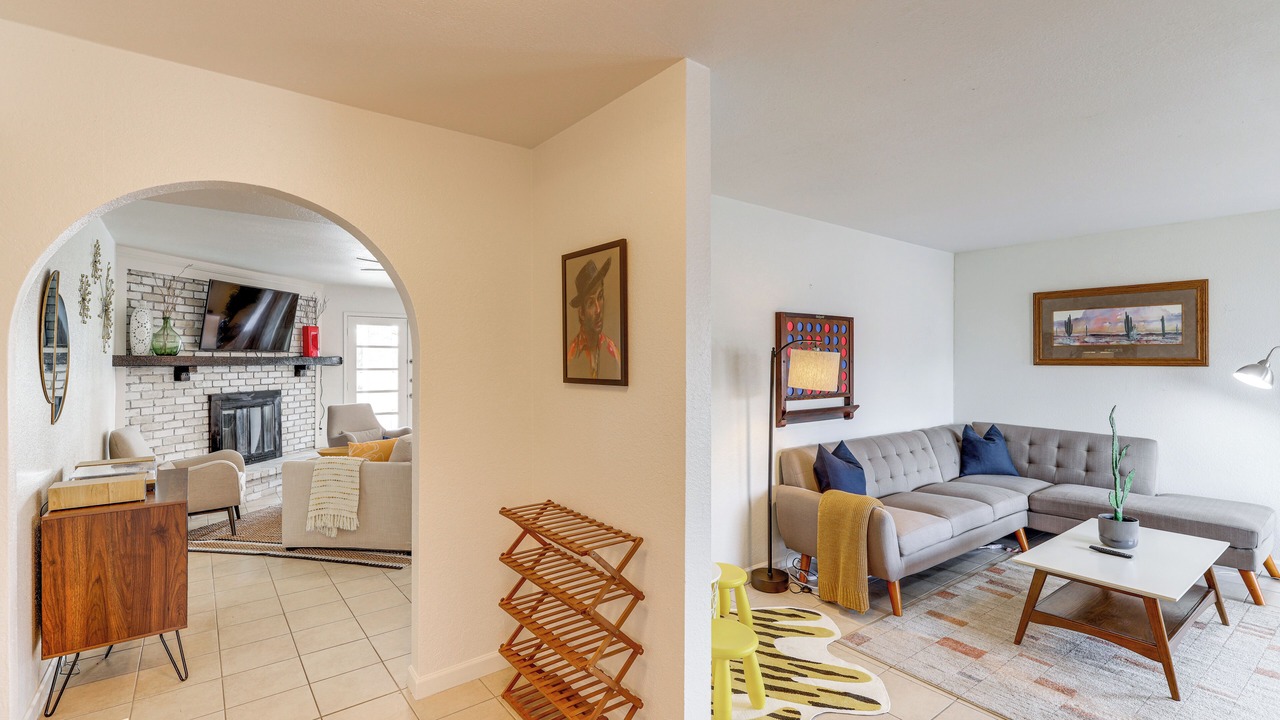 Photo of Livingroom in Raskin Estates
