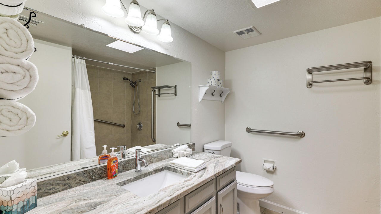Photo of Bathroom in Raskin Estates