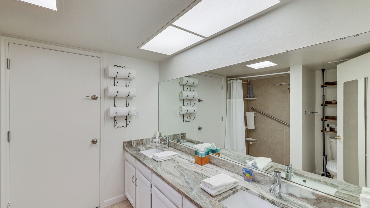 Photo of Bathroom in Raskin Estates