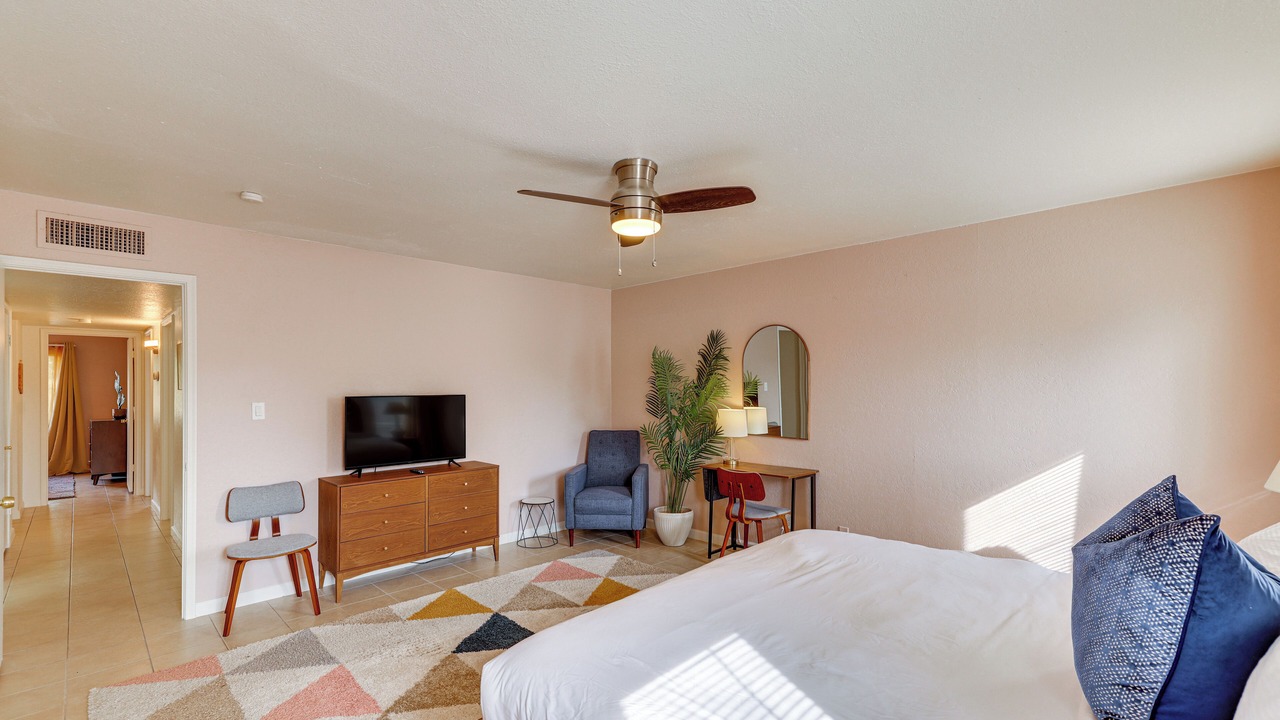 Photo of Bedroom in Raskin Estates
