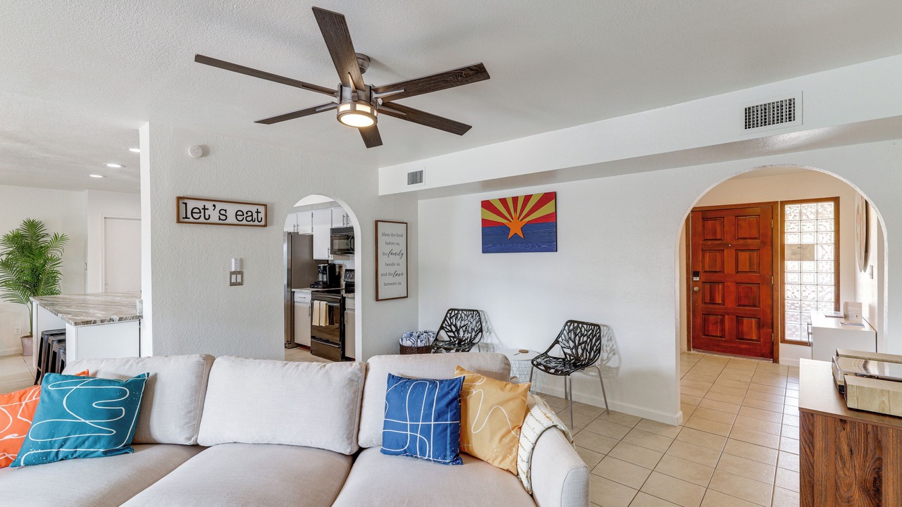 Photo of Livingroom in Raskin Estates