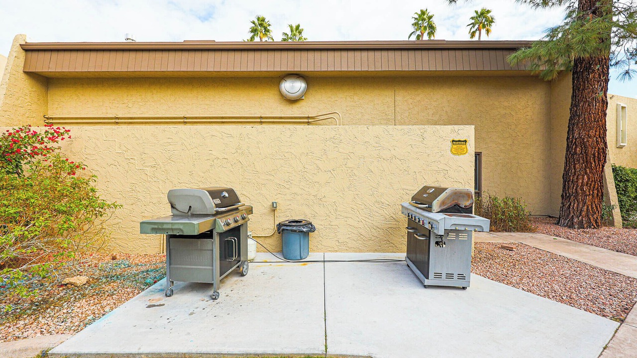 Photo of Patio Balcony in Entertainment District