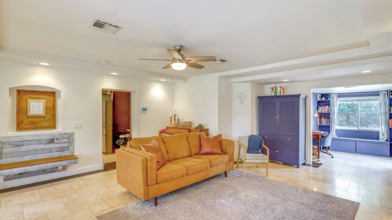 Photo of Livingroom in Alhambra