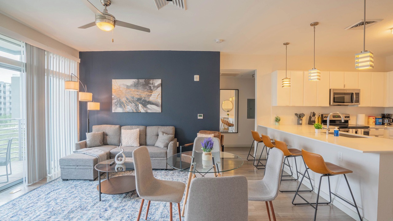 Photo of Livingroom in Evans Churchill