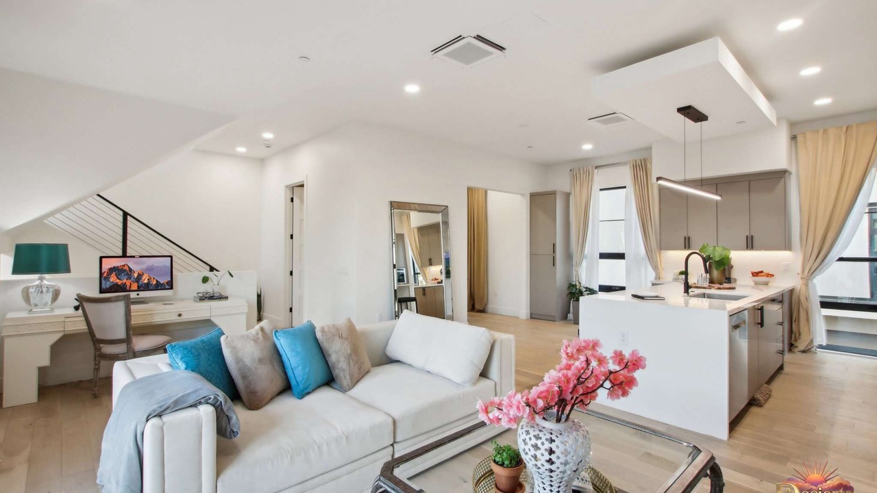 Photo of Livingroom in New Papago Parkway