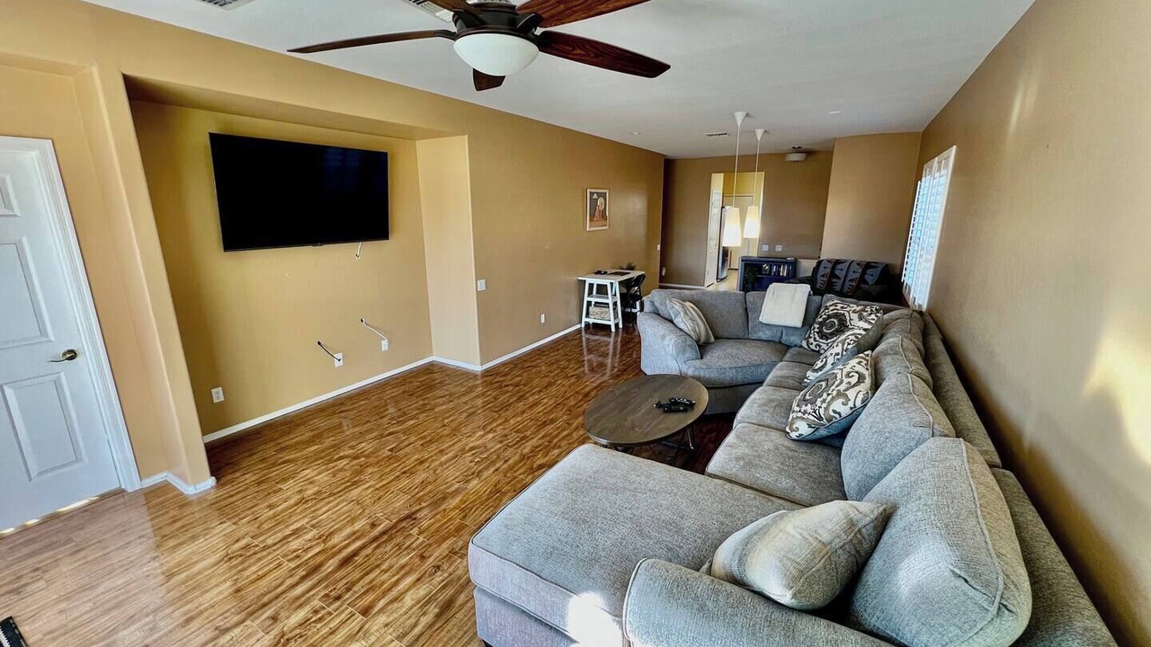Photo of Livingroom in Gold Canyon
