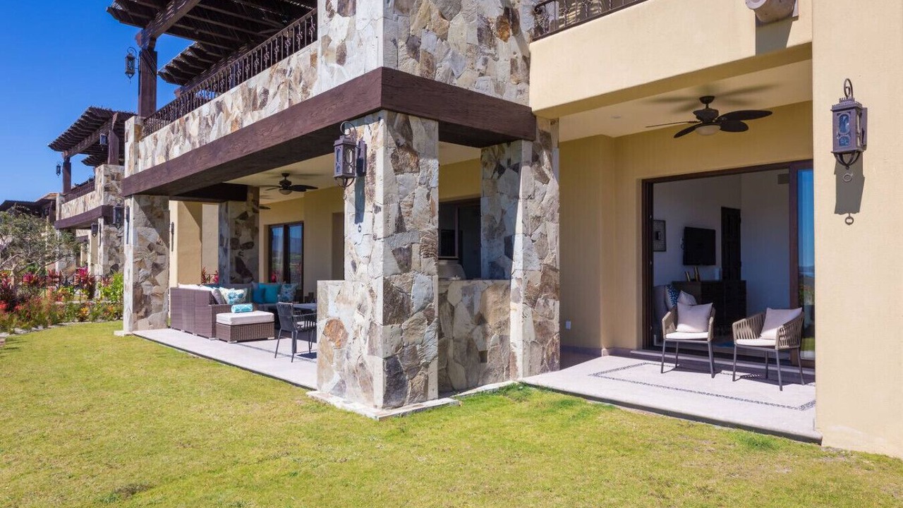 Photo of Patio Balcony in Buzzards