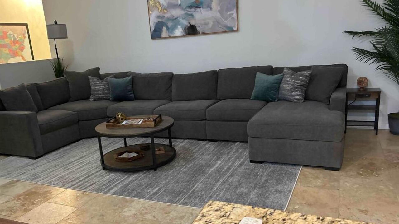 Photo of Livingroom in Paradise Valley Village