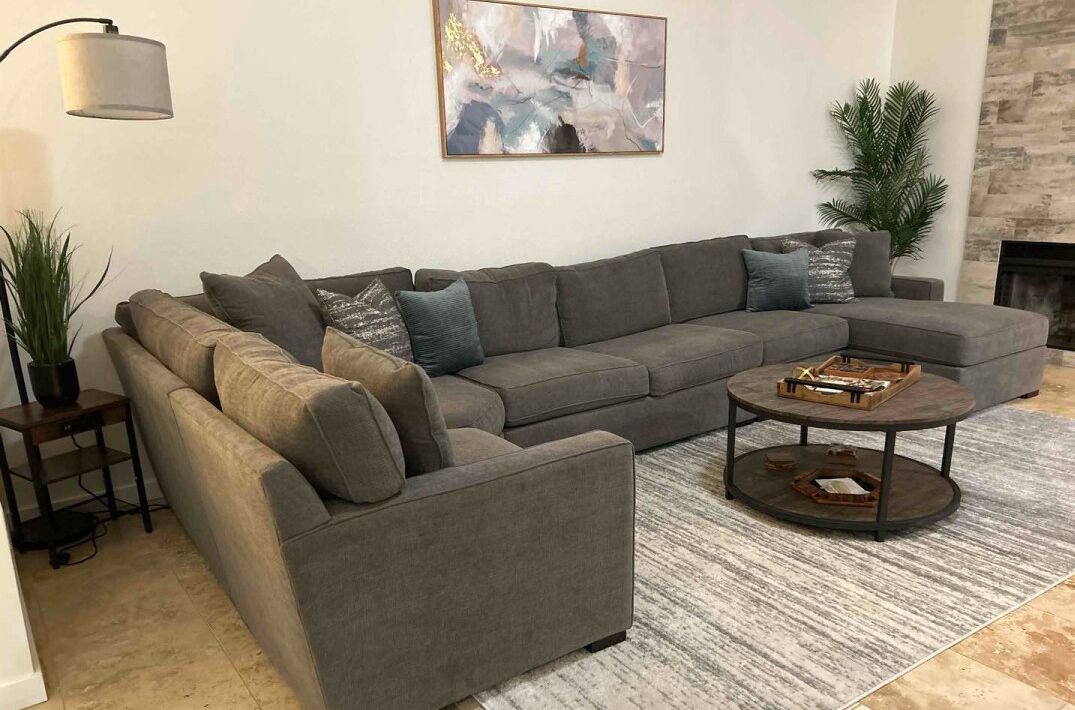 Photo of Livingroom in Paradise Valley Village