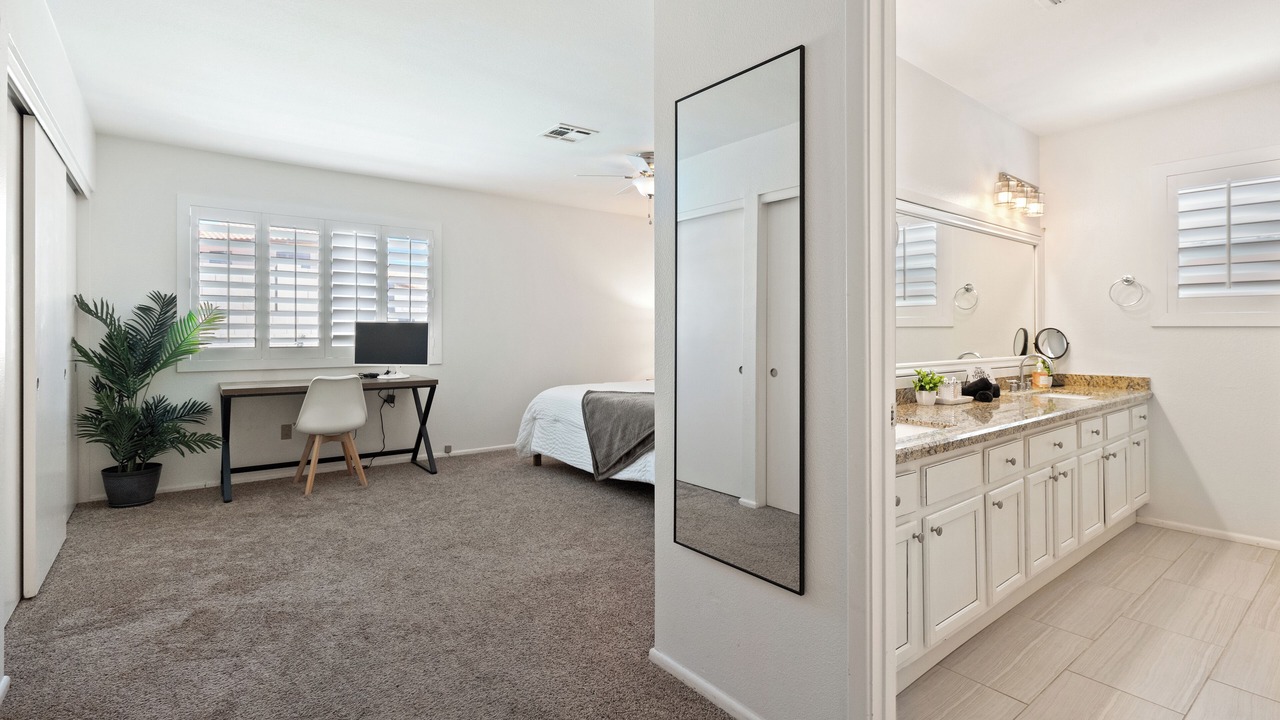 Photo of Bedroom in Paradise Valley Village