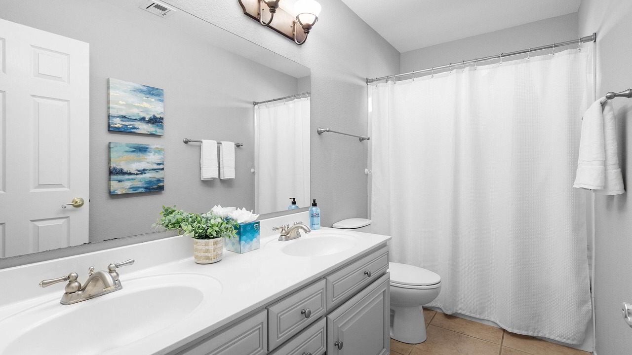 Photo of Bathroom in Paradise Park Vista