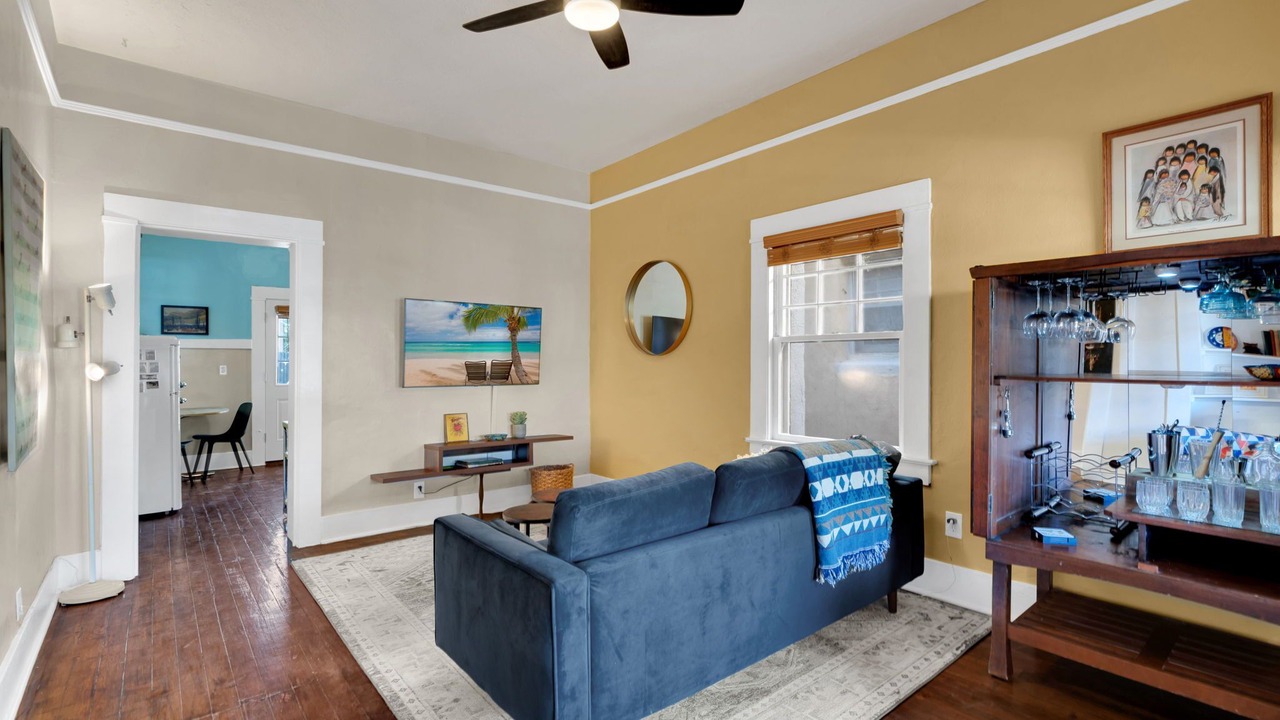 Photo of Livingroom in Iron Horse Historic District