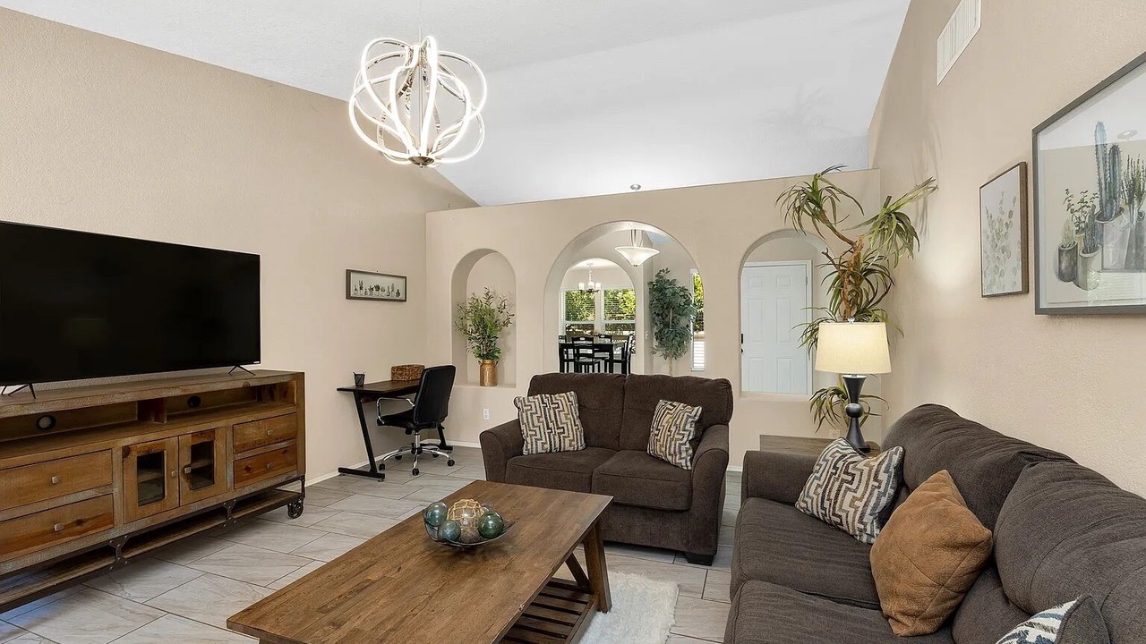 Photo of Livingroom in Bridlewood Ranch Estates
